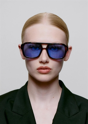 Kaya solbrille Demi Tortoise ( Blue Lens ) A.kjærbede